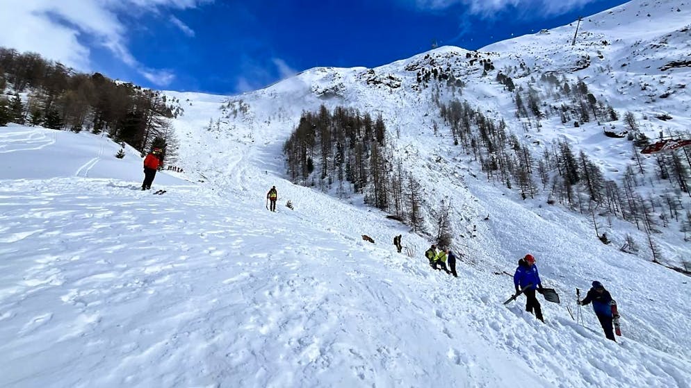 Lawinenniedergang abseits der Skipisten am Riffelberg VS im April 2024. Zur Zeit ist die Lawinengefahr vor allem im Süden gross. (Archivibld)
