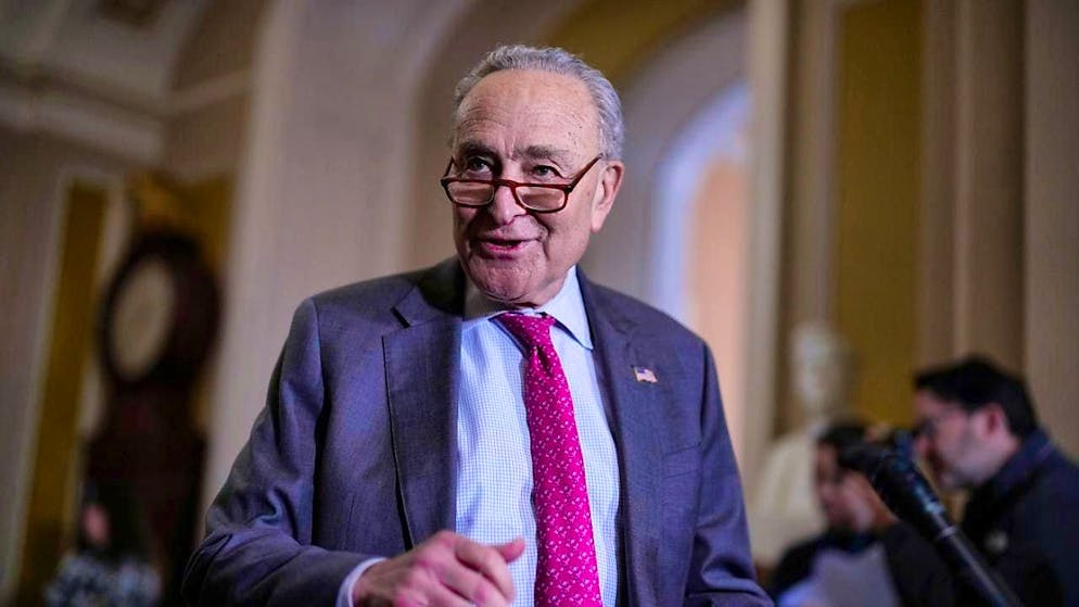 ARCHIVE - The Democratic minority leader in the Senate, Chuck Schumer, speaks to reporters. Photo: J. Scott Applewhite/AP/dpa