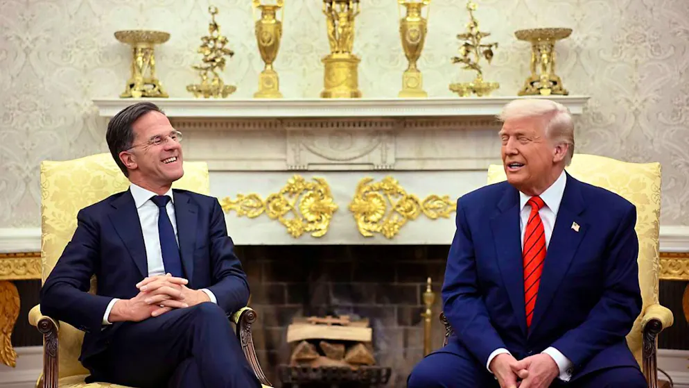 dpatopbilder - US-Präsident Donald Trump (r) spricht mit NATO-Generalsekretär Mark Rutte im Weißen Haus. Foto: -/Pool/AP/dpa