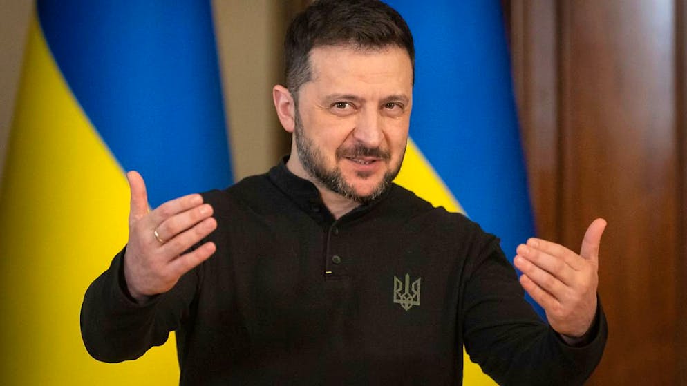 Wolodymyr Selenskyj, Präsident der Ukraine,  spricht während eines Briefings. Foto: Efrem Lukatsky/AP/dpa