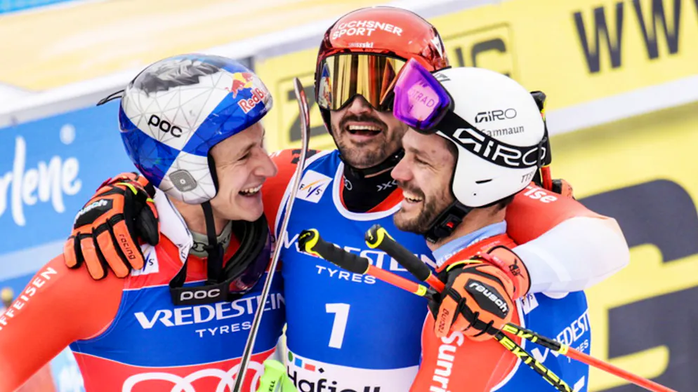 Loïc Meillard, Marco Odermatt und Thomas Tumler feiern in Hafjell einen Schweizer Dreifachsieg.