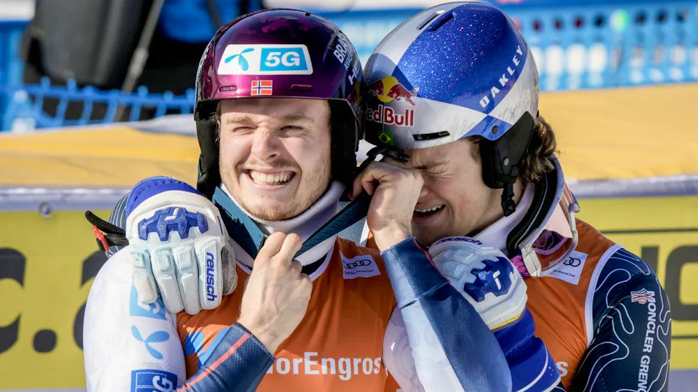 Die Kumpels McGrath (links) und Pinheiro Braathen (rechts) stehen kurz vor Doppelsieg, dann funkt Meillard dazwischen.