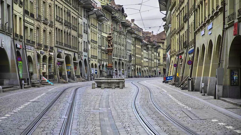 Five years ago, the Federal Council declared a lockdown for Switzerland - Gallery. The coronavirus pandemic resulted in deserted city centers, like here in Bern's Marktgasse. (archive image)