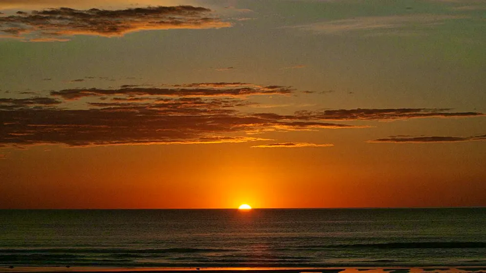 The fisherman drifted on the ocean for 94 days. (theme picture)