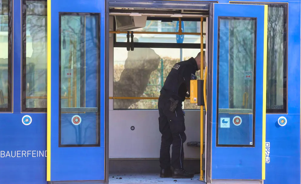 Woman set on fire - perpetrators on the run - Gallery. Nothing was initially known about the background to the arson attack on a streetcar in Gera.