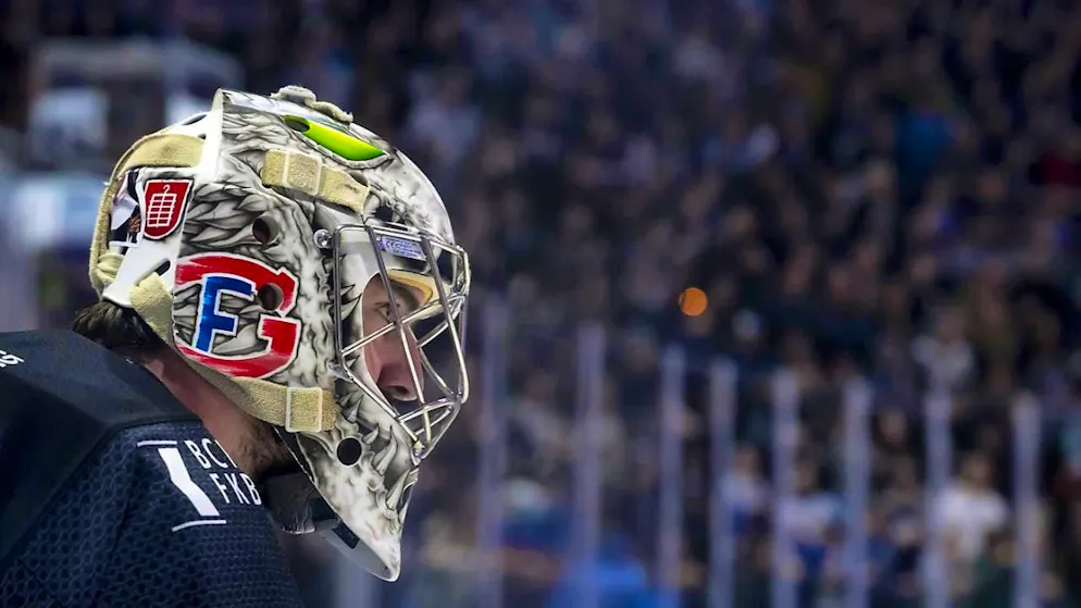 Reto Berra did not concede a goal in Game 2 against SC Bern