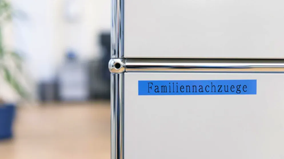 Die Benachteiligung von Inländern beim Familiennachzug bleibt: Aktenfach in der Einwohnerkontrolle von Schaffhausen. (Archivbild)
