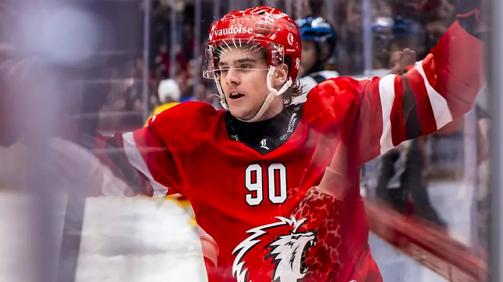 Théo Rochette, ein 23-jähriger Kanada-Schweizer, erzielt einen Hattrick beim 4:2-Sieg Lausannes gegen Langnau.