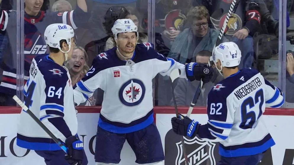Die Winnipeg Jets mit Nino Niederreiter (rechts) haben ein weiteres Mal Grund zum Jubeln