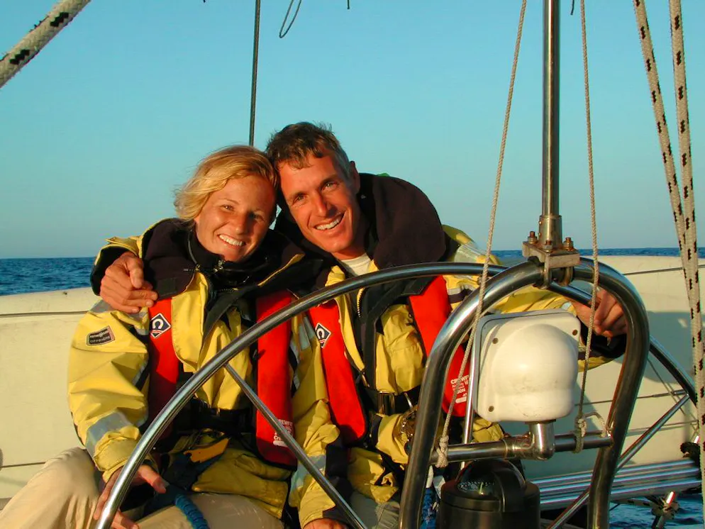 «Home is the Ocean»: Der Film porträtiert das Leben von Familie Schwörer. Familie Schwörer widmet ihr Leben dem Umweltschutz. Vater Dario Schwörer ist Bergführer, Skipper und Klimatologe. Mama Sabine ist Krankenschwester. 