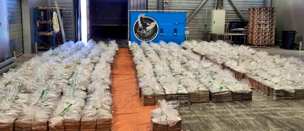 In August 2023, the Rotterdam police presented the discovery of eight tons of cocaine hidden in banana boxes.