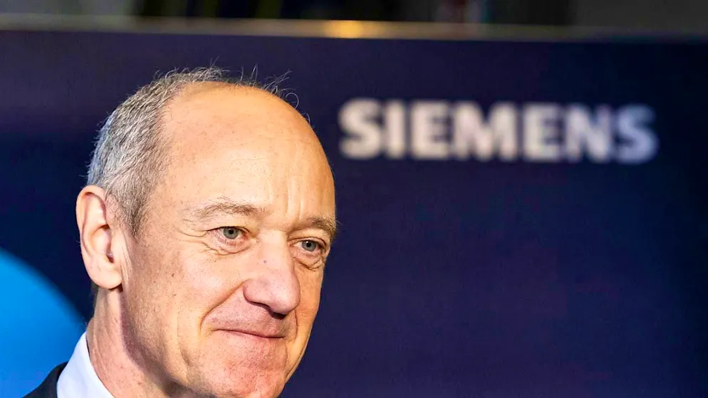 Siemens CEO Roland Busch is making cuts: The industrial group wants to cut around 6000 jobs worldwide. The recently weakening Digital Industries division is particularly affected. (archive picture)