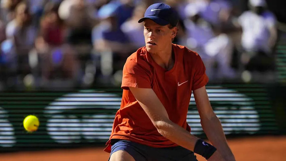Returning at the clay court tournaments in Rome and Hamburg at the beginning of May from his enforced break due to a doping offense: tennis number 1 Jannik Sinner.