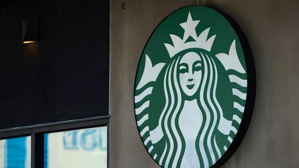 Weil ein Starbucks-Kunde in einem Drive-In mit heissen Tee verbrüht wurde, soll ihm das Unternehmen nun 50 Millionen Dollar Schmerzensgeld zahlen. (Archivbild)