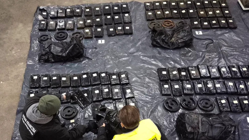 Polnische Fahnder zeigen am 18. Februar in Gdansk 100 Kilogramm beschlagnahmtes Kokain.
