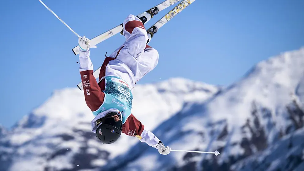Kingsbury verpasst den neunten Titel auf der Buckelpiste - Gallery. Bei den Frauen verteidigt die Französin Perrine Laffont ihren Titel.