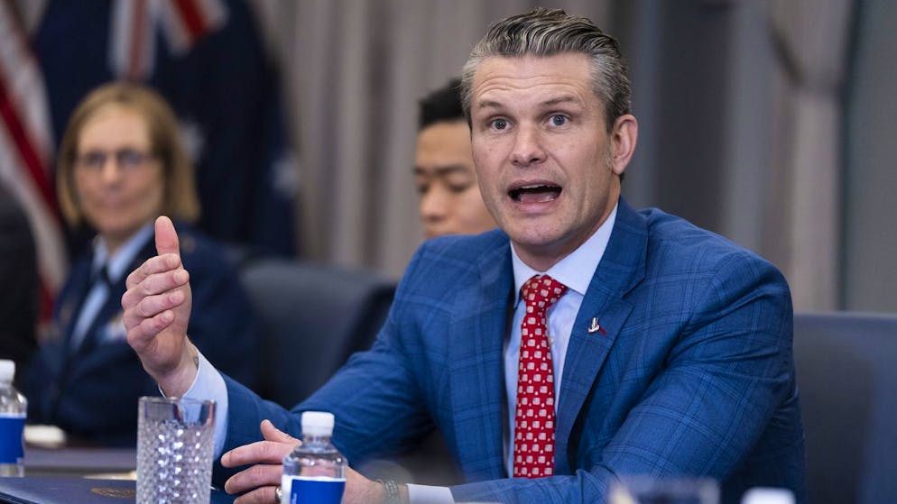 Kahlschlag: US-Verteidigungsminister Pete Hegseth will Zehntausende zivile Stellen im Pentagon streichen. (Archivbild)