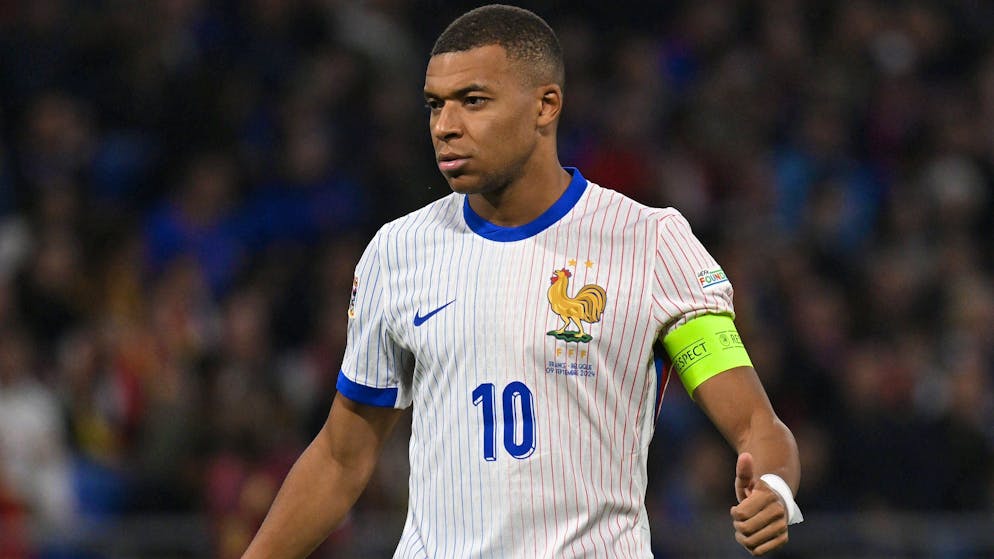 Kylian Mbappé kehrt in die französische Nationalmannschaft zurück – mit der  Binde.