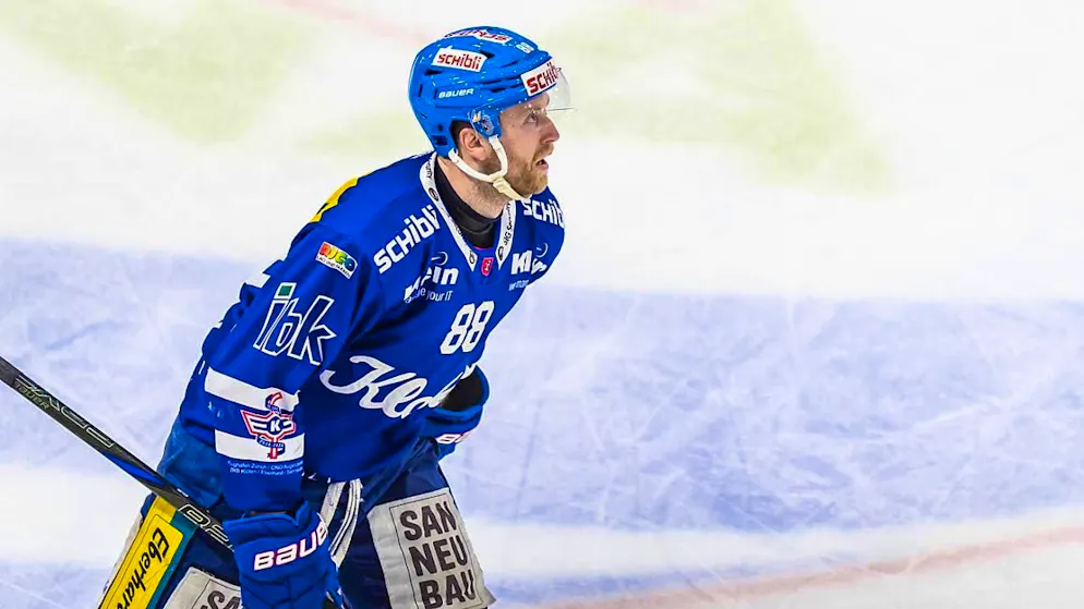 Redemption after eleven years of waiting: Dario Meyer celebrates his winning goal to make it 2:1 against the ZSC Lions