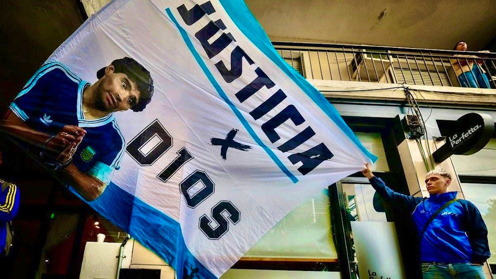 I primi ad arrivare da lui. Rivelazioni scioccanti della polizia sulla morte di Diego Maradona
