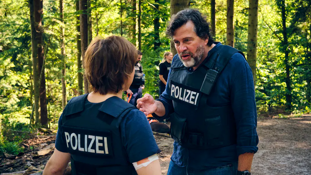«Tatort» im Check: Gibt es die Schwarzwald-Seilbahn aus dem «Tatort» wirklich?. Ist es nur die Hitze? Franziska Tobler (gespielt von Eva Löbau) und Friedemann Berg (Hans-Jochen Wagner) haben eine Auseinandersetzung.