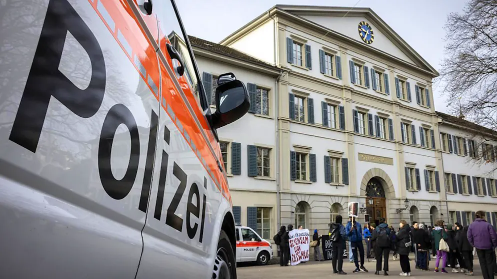 Das Obergericht Zürich hat einen 29-jährigen Mann wegen der vorsätzlichen Tötung des 20 Monate alten Sohnes seiner Freundin zu 15 Jahren Freiheitsstrafe verurteilt. (Symbolbild)
