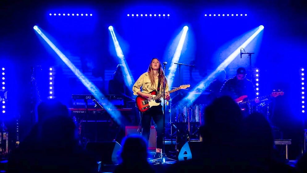 Two musicians publish their first novel - Gallery. Bernese singer-songwriter Sophie Hunger has written her first novel. Her music is omnipresent in "Walzer für Niemand": in the story about friendship and letting go, but also in the title and chapter headings. (archive picture)