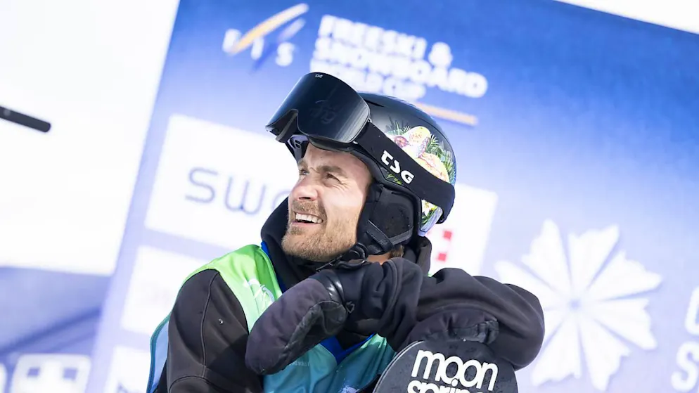 Nicolas Huber scheitert im Slopestyle der Snowboarder in der Qualifikation.