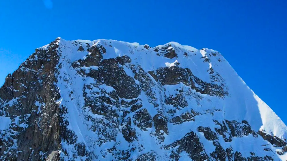 Kurz vor dem Gipfel des Mont Dolent in Orsières VS stürzte am Mittwoch ein Skitourengänger in den Tod.