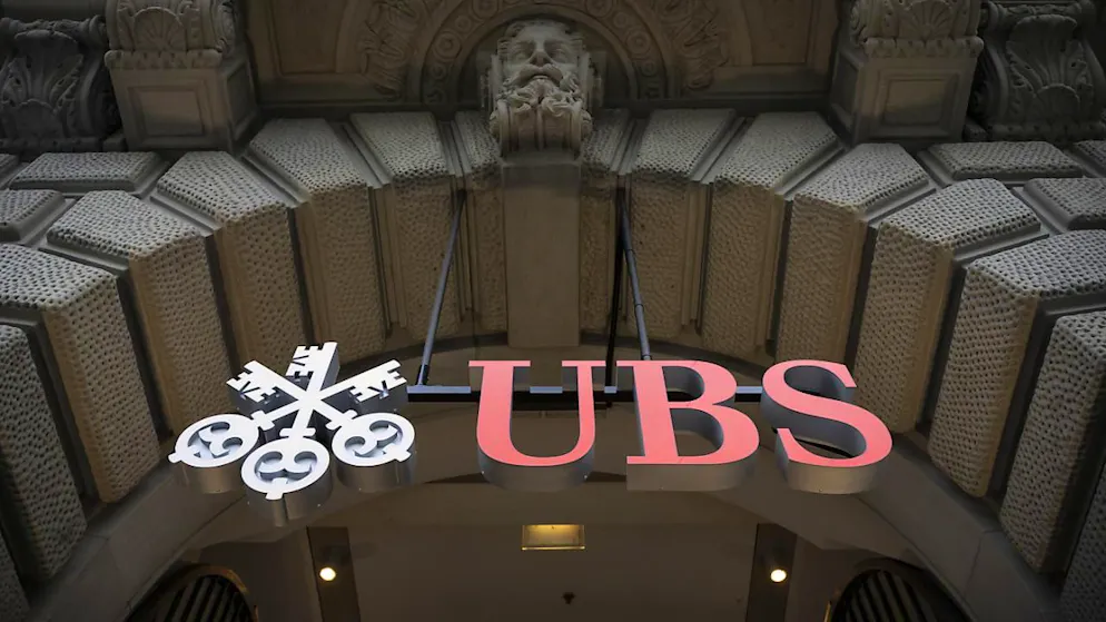 Die UBS hat für Ghislaine Maxwell Konten eröffnet, als die Anschuldigungen gegen Jeffrey Epstein bereits bekannt waren.