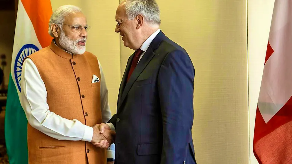 In June 2016, then Swiss Minister of Economic Affairs Johann Schneider-Ammann (right) shakes hands with Indian Prime Minister Narendra Modi during a meeting on trade talks. The Swiss parliament has now said yes to the agreement.