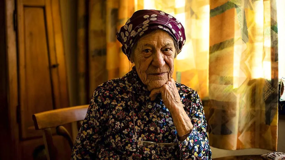 Swiss press photos of the year have been selected - Gallery. First place in the "Portrait" category went to Kostas Maros ("Basler Zeitung") for his pictures of Noémie Speiser, a pioneer in textile research.