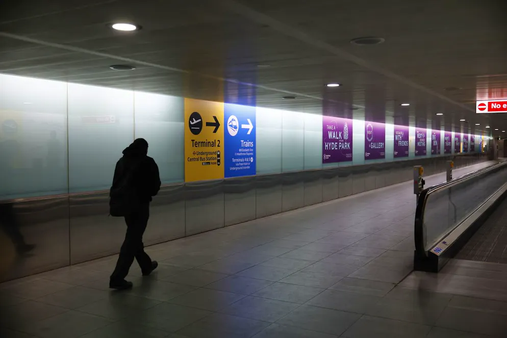 Brand bei Londoner Flughafen Heathrow. Mittlerweile leert sich der Flughafen Heathrow. Die Passagiere werden evakuiert. 
