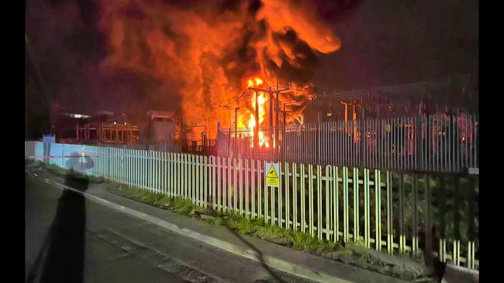 HANDOUT - This photo provided by the London Fire Brigade shows a fire at the North Hyde substation. London's Heathrow Airport was closed during the night due to a power outage. Photo: London Fire Brigade/London Fire Brigade/AP/dpa - ATTENTION: For editorial use only until 03.04.2025 in connection with current reporting and only with full attribution of the above credit