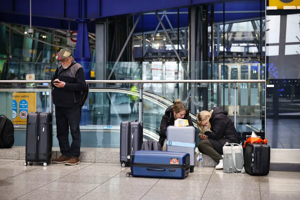 Brand bei Londoner Flughafen Heathrow. Tausende Passagiere sitzen am Flughafen Heathrow fest.