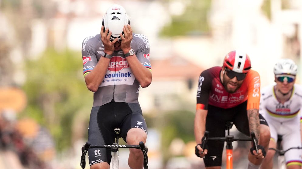 Milan-Sanremo. Van der Poel frappe fort et s’impose en patron