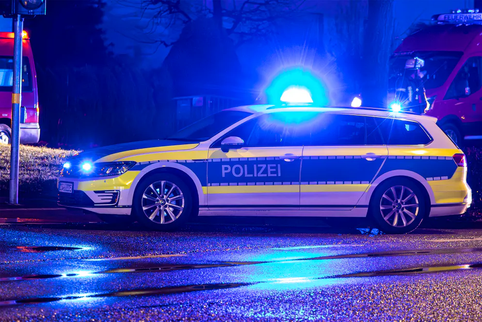 Ein Rentner auf der Flucht: Die Polizei verfolgt einen 72-Jährigen im Wohnmobil und gibt Schüsse auf ihn ab (Symbolbild).