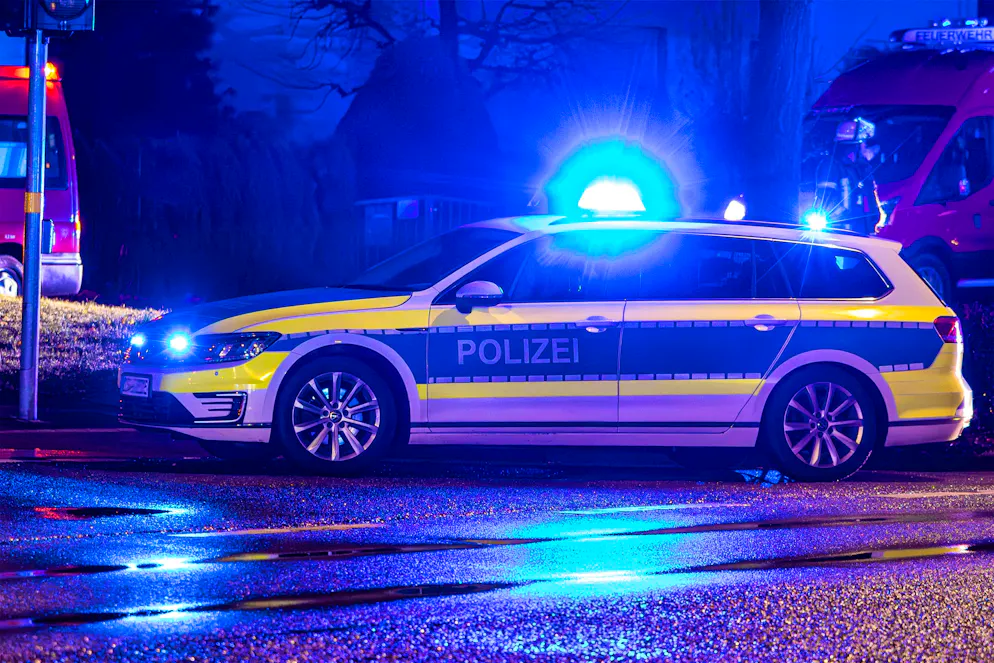 A pensioner on the run: Police chase a 72-year-old man in a motorhome and fire shots at him (symbolic image).