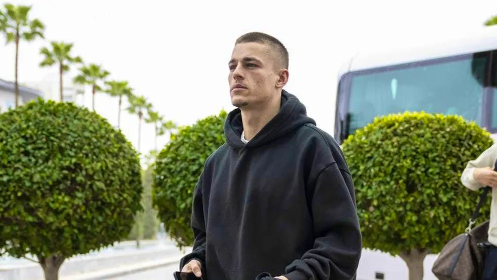 HSV mercenary Miro Muheim also has a buzz cut.
