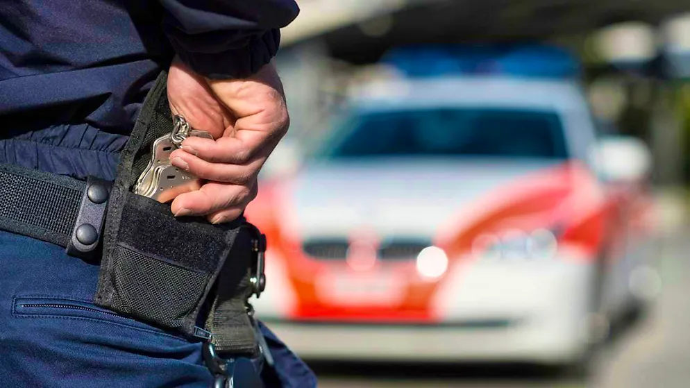 A petition calls on the Federal Council to better protect women from violent crime. (symbolic image)