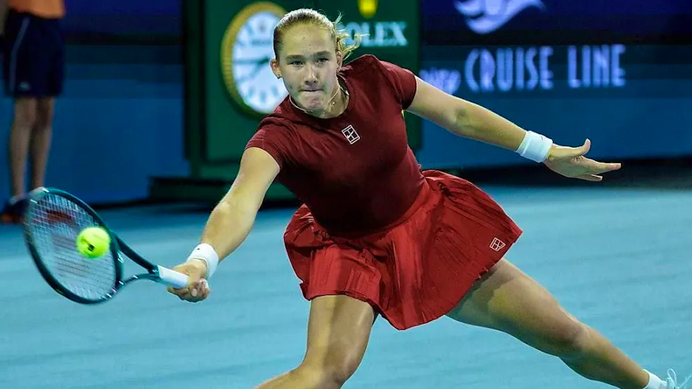 Mirra Andreyeva on the defensive: after 13 wins, she can no longer avoid defeat.