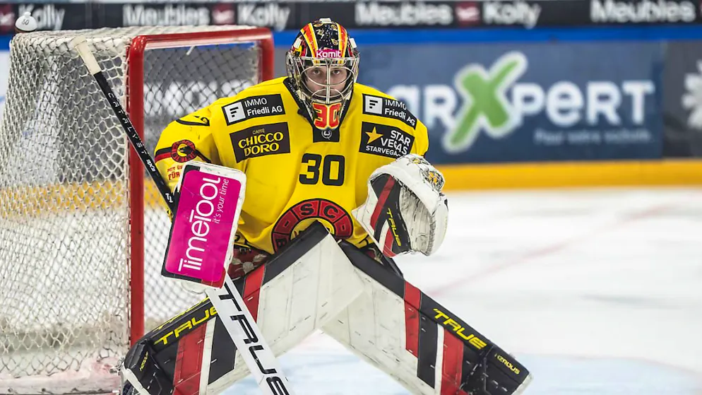 Der Berner Goalie Philip Wüthrich hatte einen grossen Anteil daran, dass sein Team weiter vom Meistertitel träumen darf