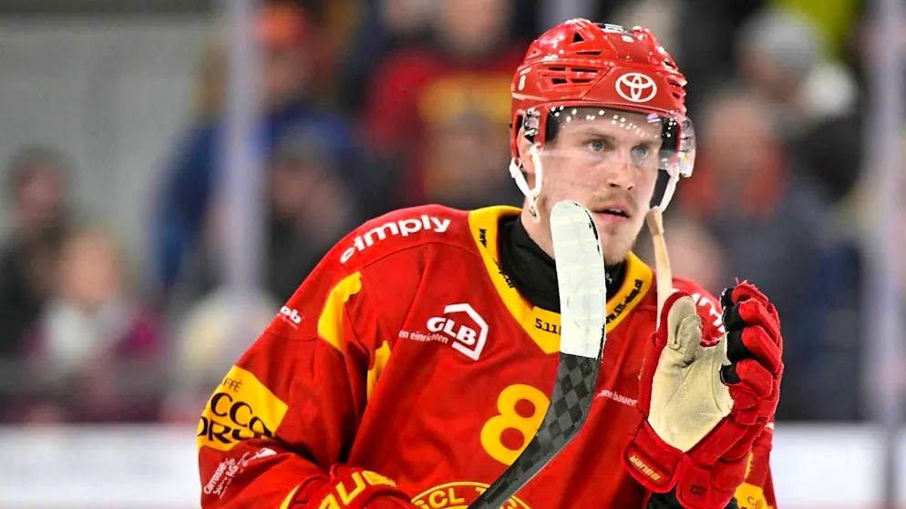 Saku Mäenalanen contributed a goal to the victory in Game 6