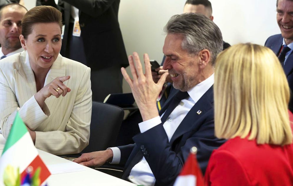 Von links: Dänemarks Premier Mette Frederiksen, der niederländische Premier Dick Schoof und Italiens Premier Giorgia Meloni am 20. März beim EU-Gipfel in Brüssel.