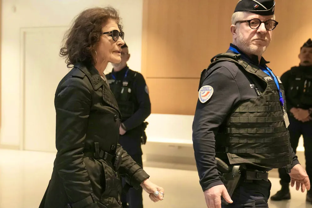 Touching women inappropriately? Gérard Depardieu still on trial. Ardant was also present at the start of the trial. 