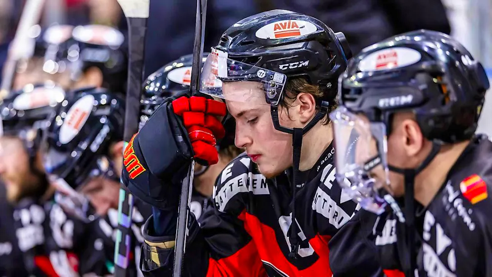 Visp wins Swiss League and aims for the National League - Gallery. Disappointed faces at the defeated qualification winner Basel