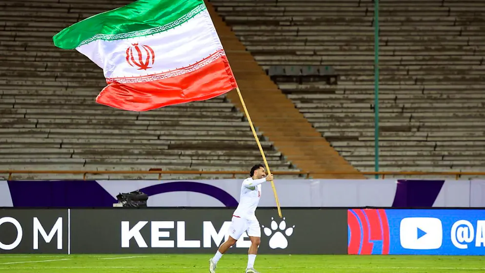 Saman Ghodous feiert das 2:2 gegen Usbekistan und die damit verbundene WM-Teilnahme des Irans.