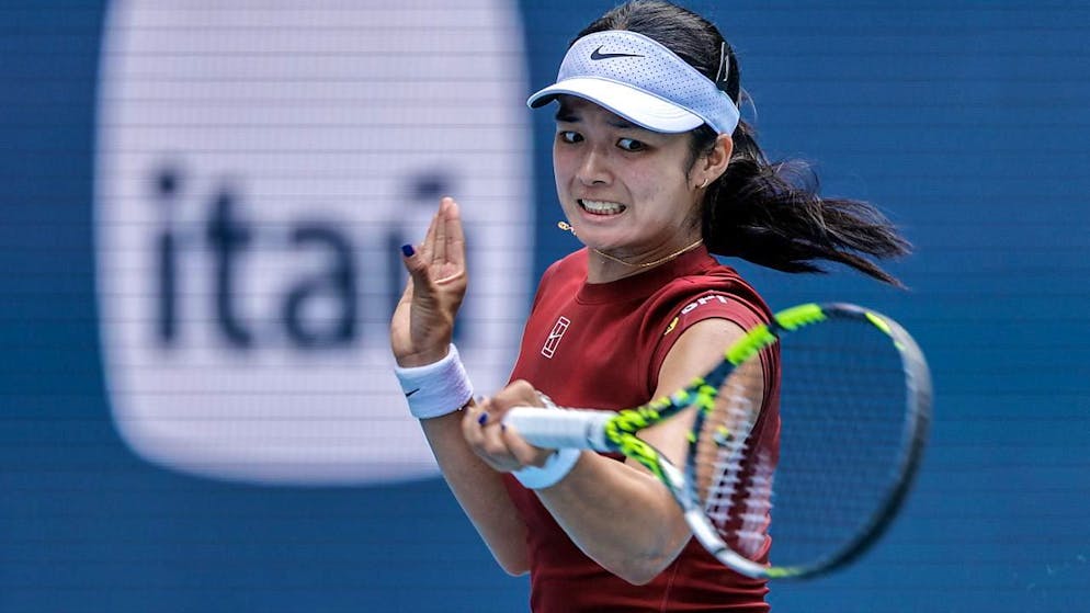 Die 19-jährige Alexandra Eala aus den Philippinen schlägt in Miami gross auf.