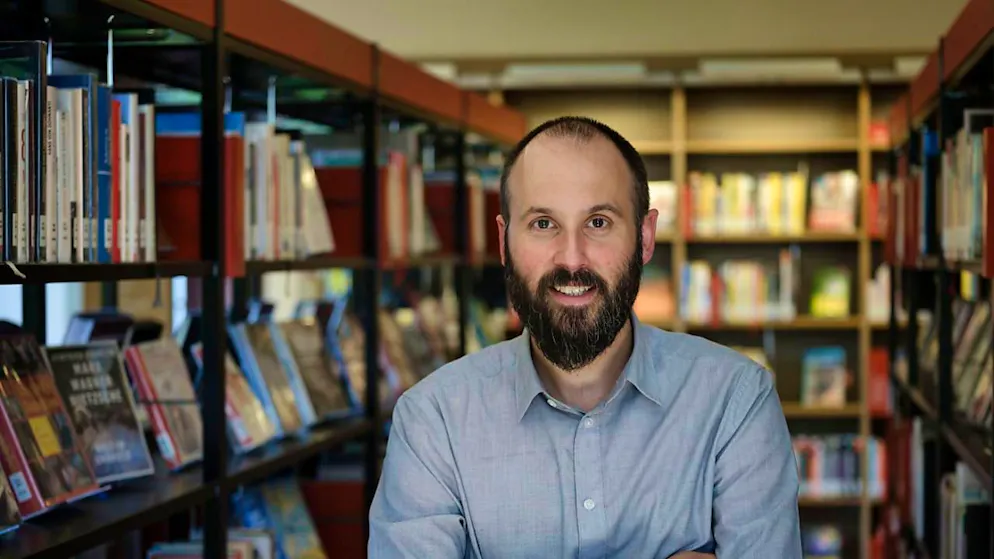 "Island hat mich zum Schriftsteller gemacht", sagt der gebürtige Bündner Joachim B. Schmidt. In seinem neuen Roman "Ósmann" setzt er einem isländischen Fährmann ein Denkmal - und greift dafür auch auf nordische Erzähltradition zurück. (Archivbild)