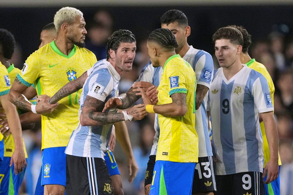 Hitzige Diskussionen zwischen den Erzrivalen. 